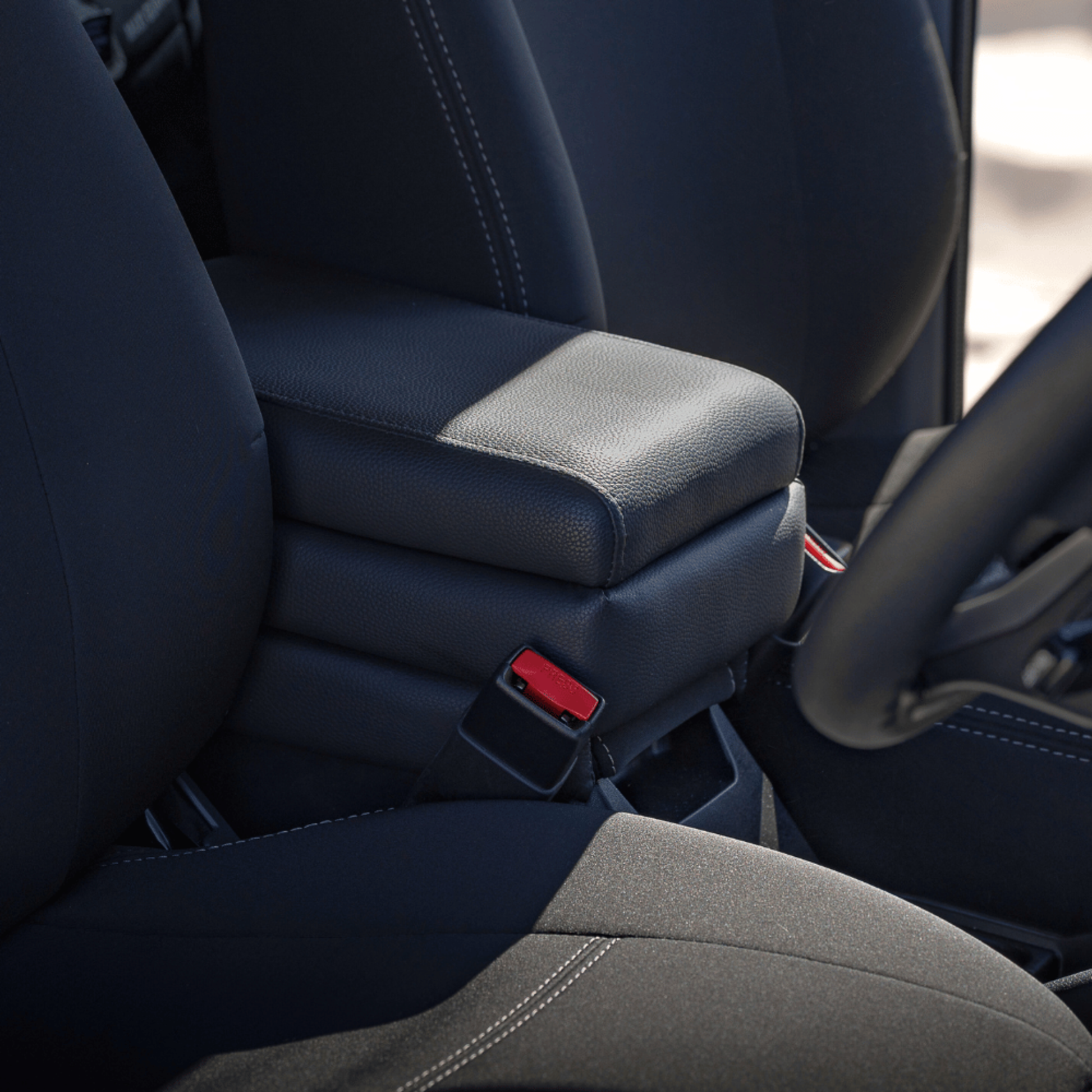Centre Console Armrest Lite (view 3)