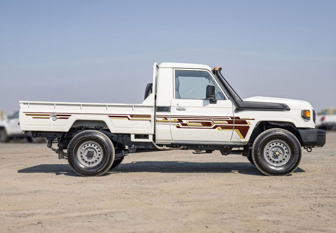70 Series Land Cruiser Decal Body Stripe Kit (Doha) - 79 Series Single Cab (1999-)
